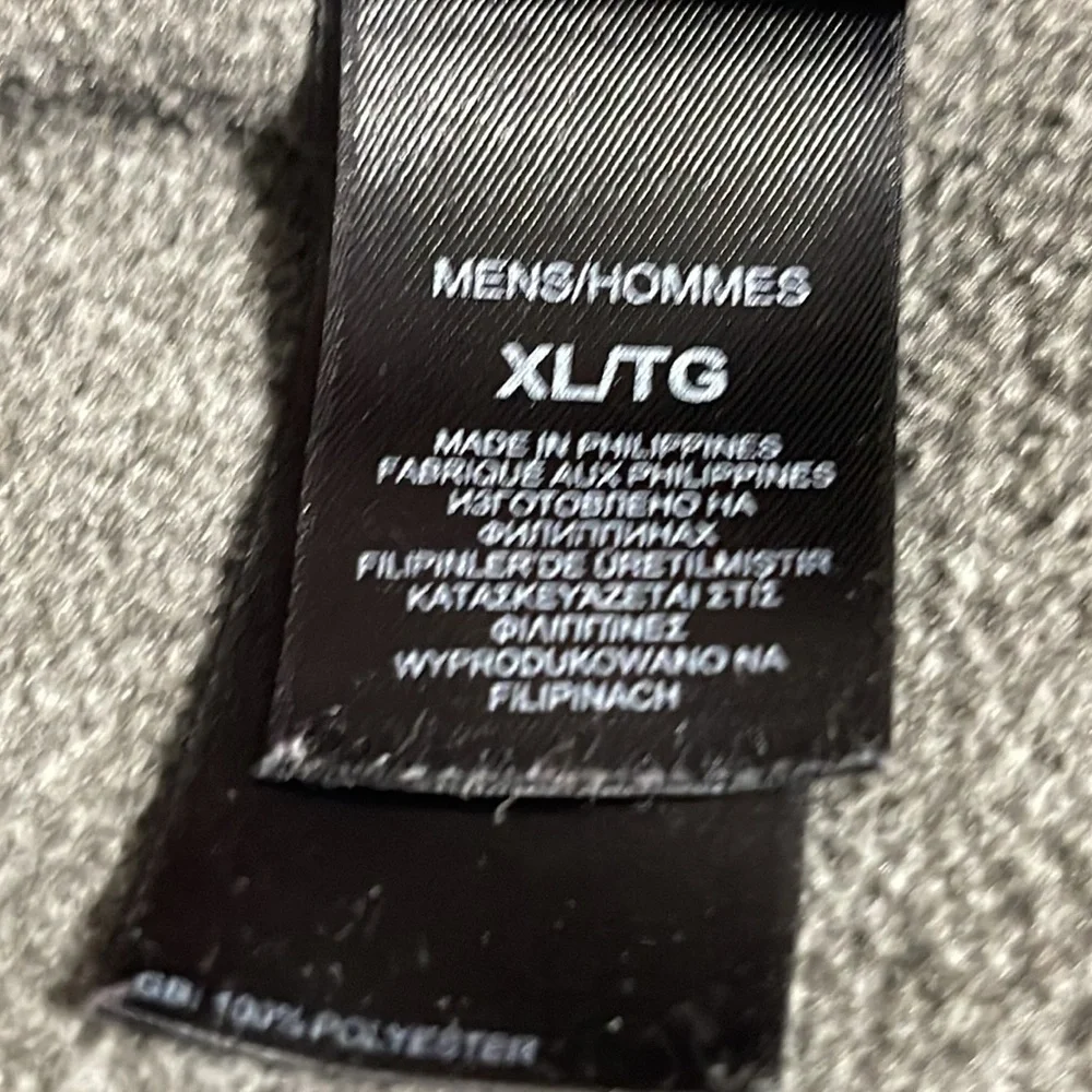Men’s Gray The North Face 1/4 zip pullover XL